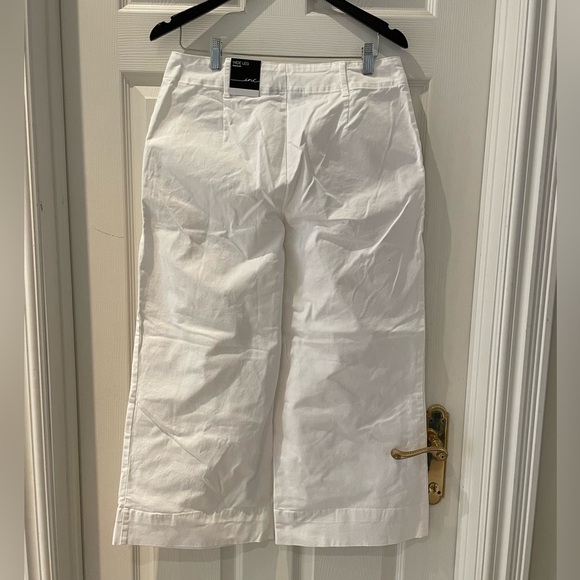 Woman’s wide leg white pants - Picture 4 of 4